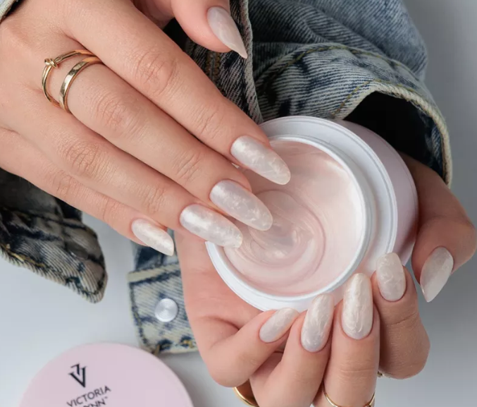 Victoria Vynn Insta Gel 14 Pearly Crush 40ml Builder Gel ✅ HEMA-vrij • ✅ TPO-vrij • ✅ Di-HEMA-vrij