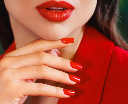 Victoria Vynn™ Salon Gelpolish 443 Timeless Red – Klassieke Rode Gellak 8ml ✅ HEMA-vrij • ✅ TPO-vrij • ✅ Di-HEMA-vrij